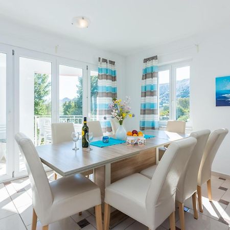 Beautiful Apartment Lovorka 6 , Baska, Krk Bagian luar foto