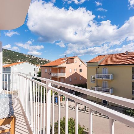 Beautiful Apartment Lovorka 6 , Baska, Krk Bagian luar foto