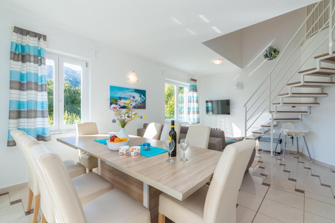 Beautiful Apartment Lovorka 6 , Baska, Krk Bagian luar foto