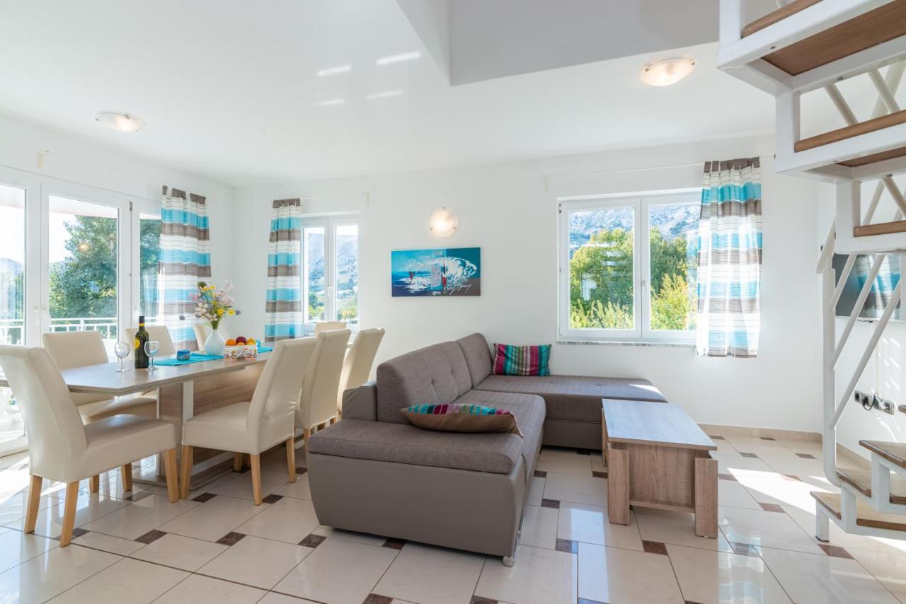 Beautiful Apartment Lovorka 6 , Baska, Krk Bagian luar foto