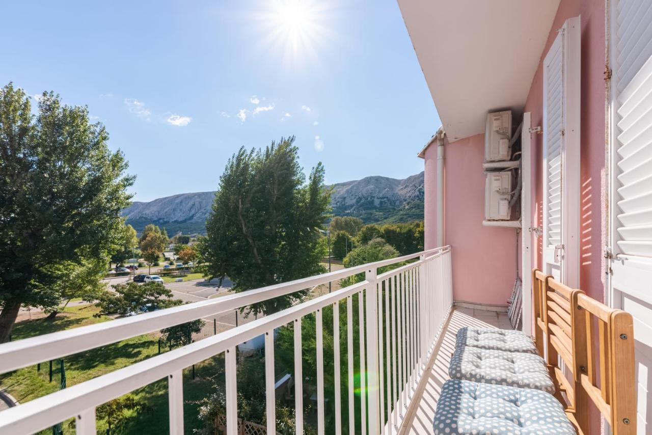 Beautiful Apartment Lovorka 6 , Baska, Krk Bagian luar foto