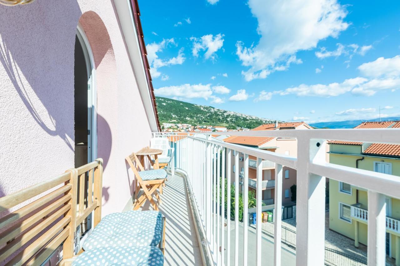 Beautiful Apartment Lovorka 6 , Baska, Krk Bagian luar foto