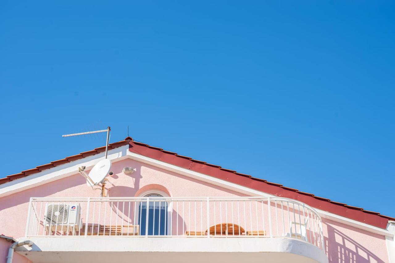 Beautiful Apartment Lovorka 6 , Baska, Krk Bagian luar foto