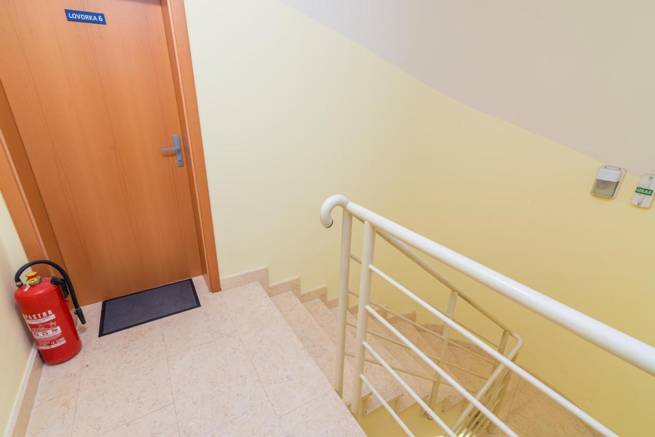 Beautiful Apartment Lovorka 6 , Baska, Krk Bagian luar foto