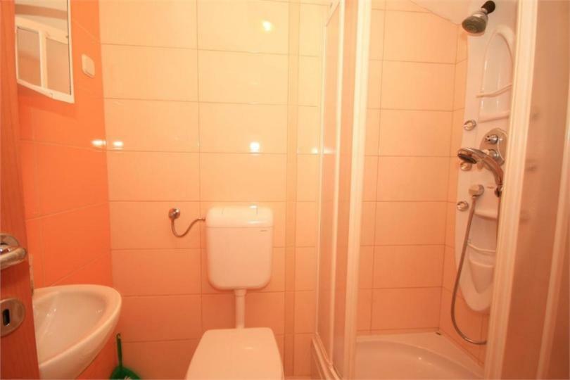 Beautiful Apartment Lovorka 6 , Baska, Krk Bagian luar foto